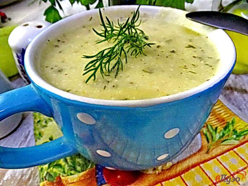 Фото приготовление рецепта: Суп пюре с кабачками грибами и сыром шаг №11
