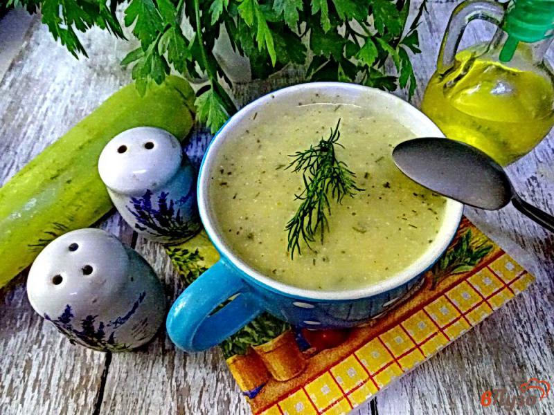 Фото приготовление рецепта: Суп пюре с кабачками грибами и сыром шаг №12