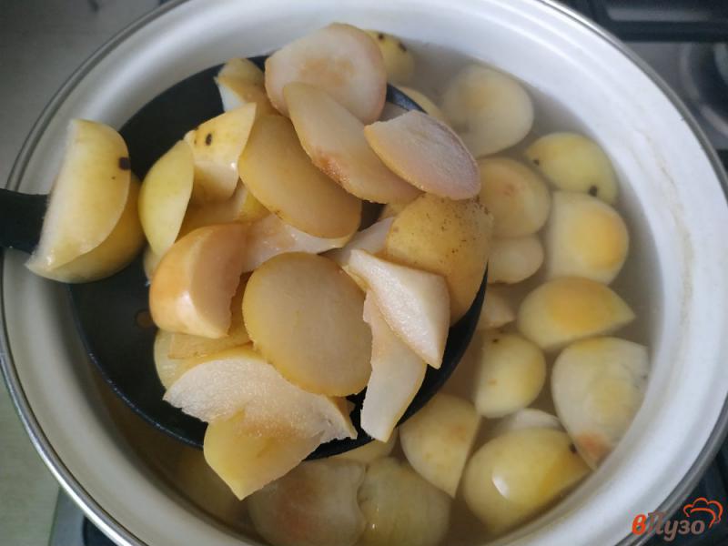 Фото приготовление рецепта: Грушево яблочный компот шаг №4