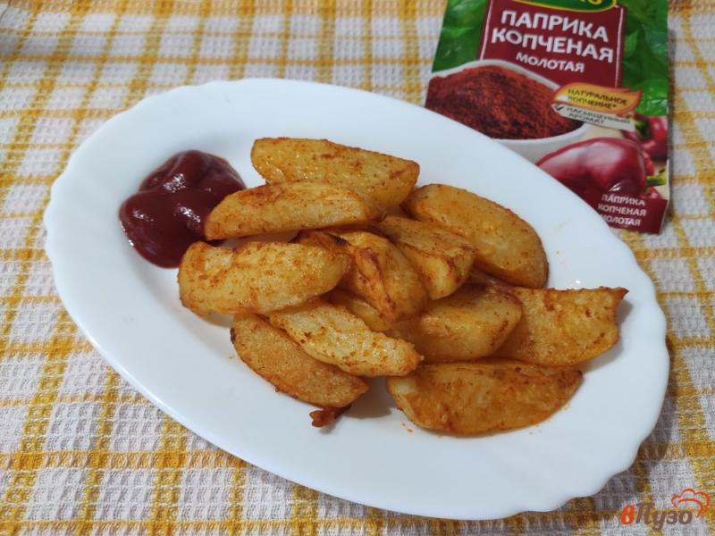 Фото приготовление рецепта: Картофель запеченный с паприкой и кориандром шаг №6