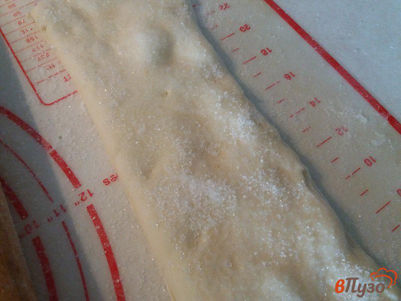 Фото приготовление рецепта: Слоёные язычки с сахаром и кунжутом шаг №1