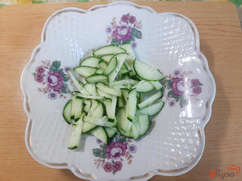 Фото приготовление рецепта: Салат из овощей с маслинами и фетой шаг №1