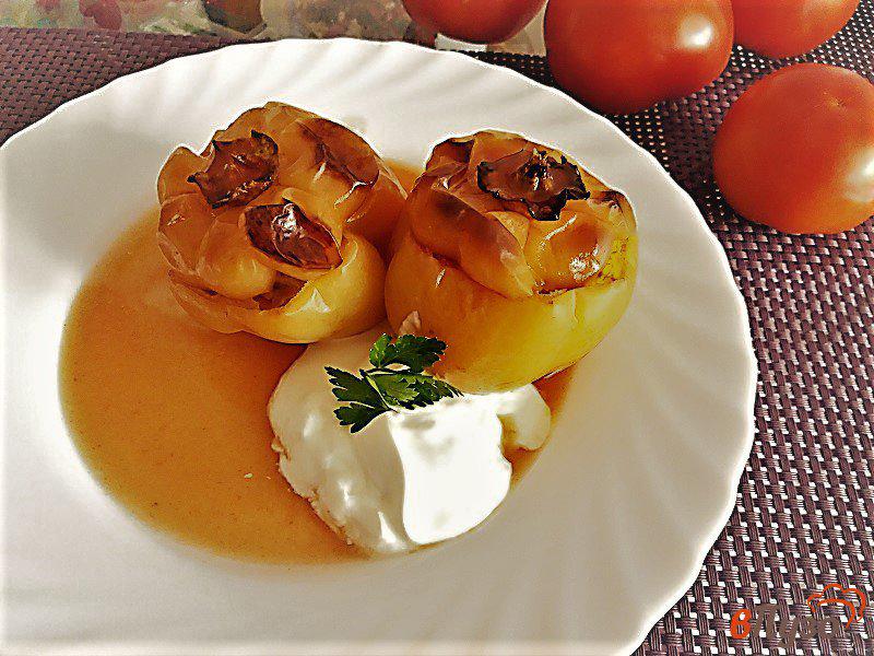 Фото приготовление рецепта: Фаршированный болгарский перец мясом и рисом в томатном соусе шаг №11