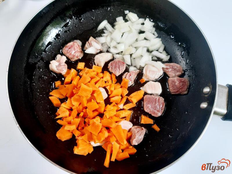 Фото приготовление рецепта: Рагу овощное с кабачками и капустой шаг №2