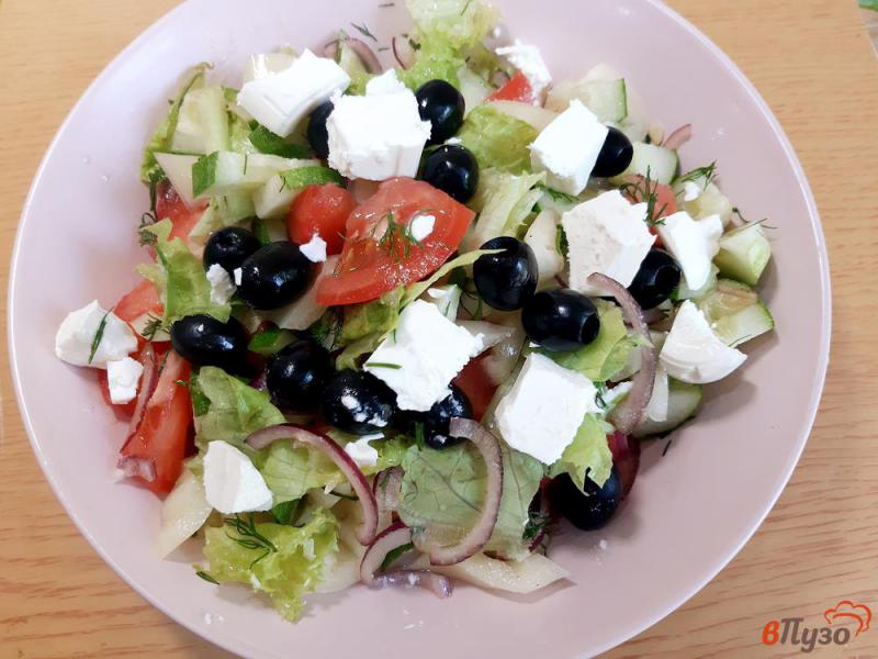 Фото приготовление рецепта: Салат Греческий с маслинами шаг №11