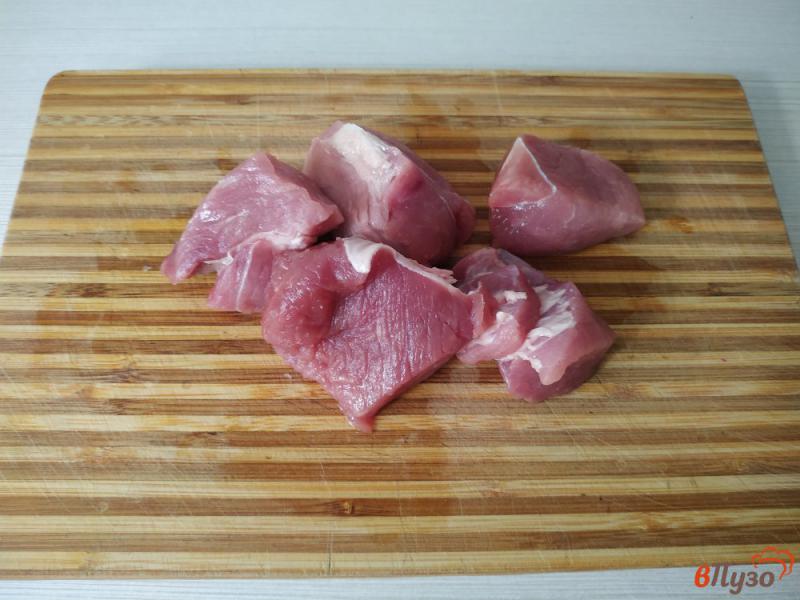 Фото приготовление рецепта: Зелёный борщ со свининой и перепелиными яйцами шаг №1
