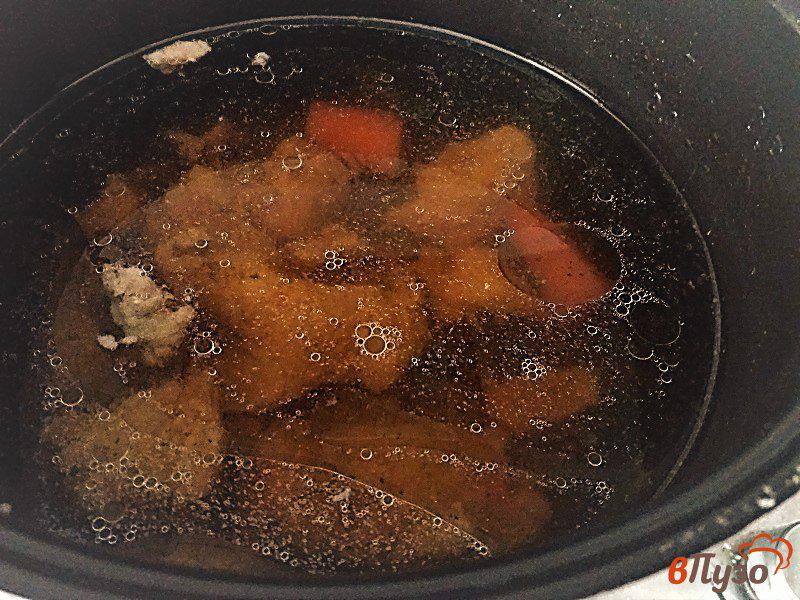 Фото приготовление рецепта: Томатный суп на бульоне шаг №1