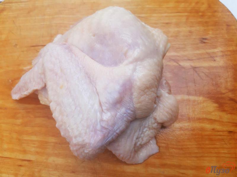 Фото приготовление рецепта: Курица тушеная с цукини шаг №1