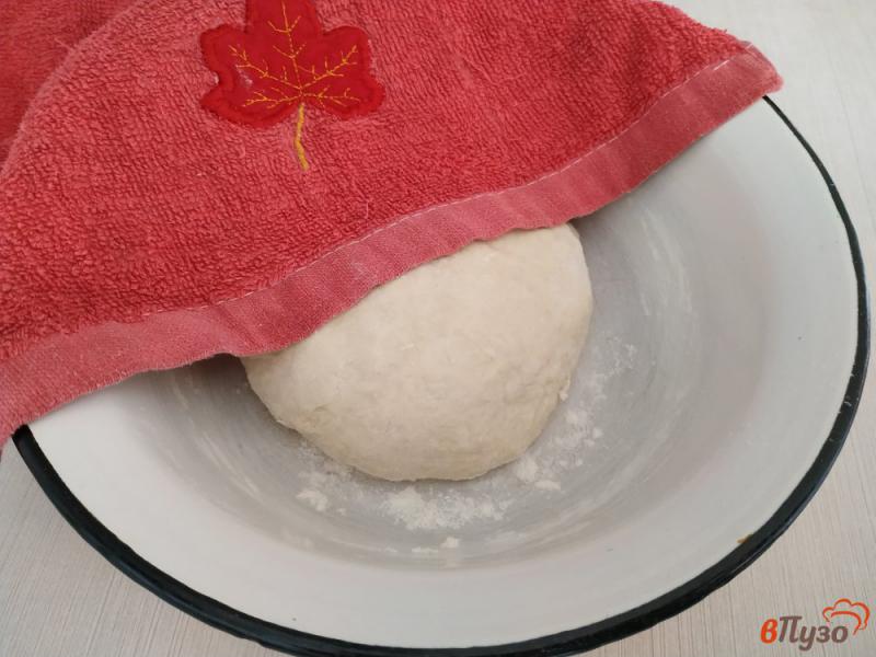 Фото приготовление рецепта: Жареные пирожки с грибами шаг №3