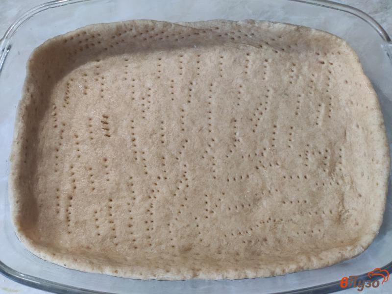 Фото приготовление рецепта: Открытый пирог с баклажанами и грибами шаг №8