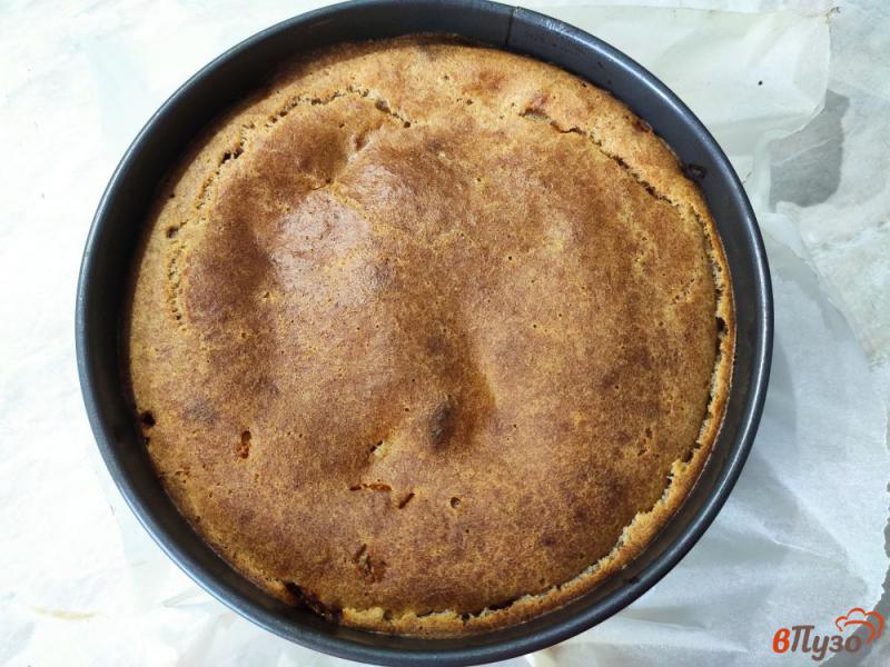 Фото приготовление рецепта: Пирог на кефире с капустой шаг №10
