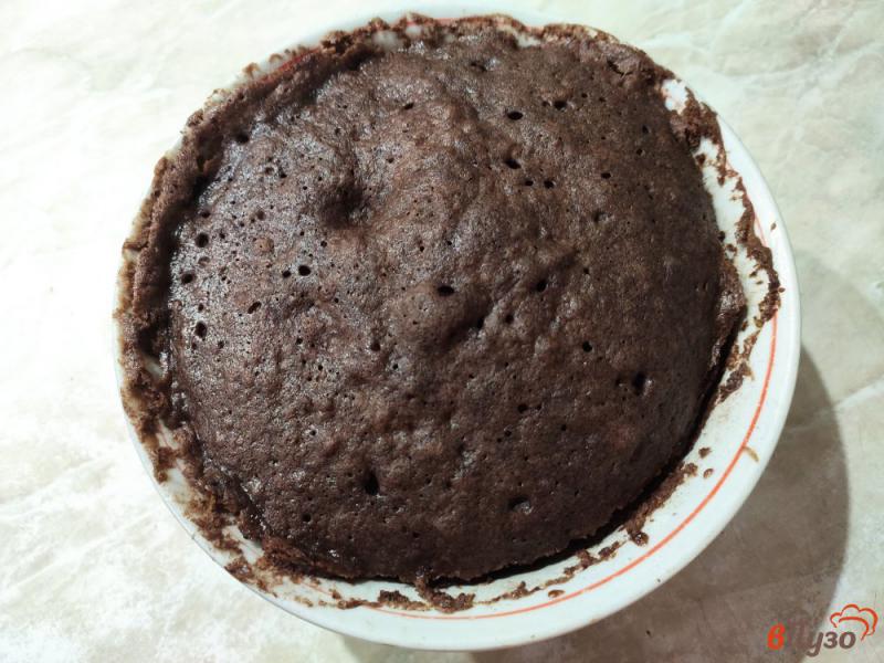 Фото приготовление рецепта: Шоколадный торт в микроволновке шаг №6