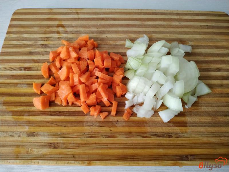 Фото приготовление рецепта: Куриные сердечки тушеные в томатно- сметаной подливе шаг №3