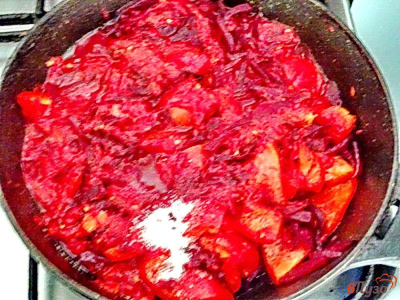Фото приготовление рецепта: Борщ с перцем и помидорами на курином бульоне шаг №11