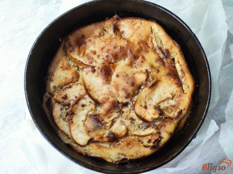 Фото приготовление рецепта: Заливной яблочный пирог шаг №7