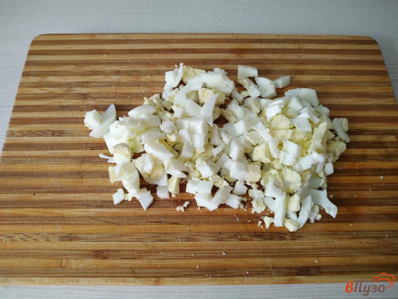 Фото приготовление рецепта: Слоёный салат оливье шаг №2