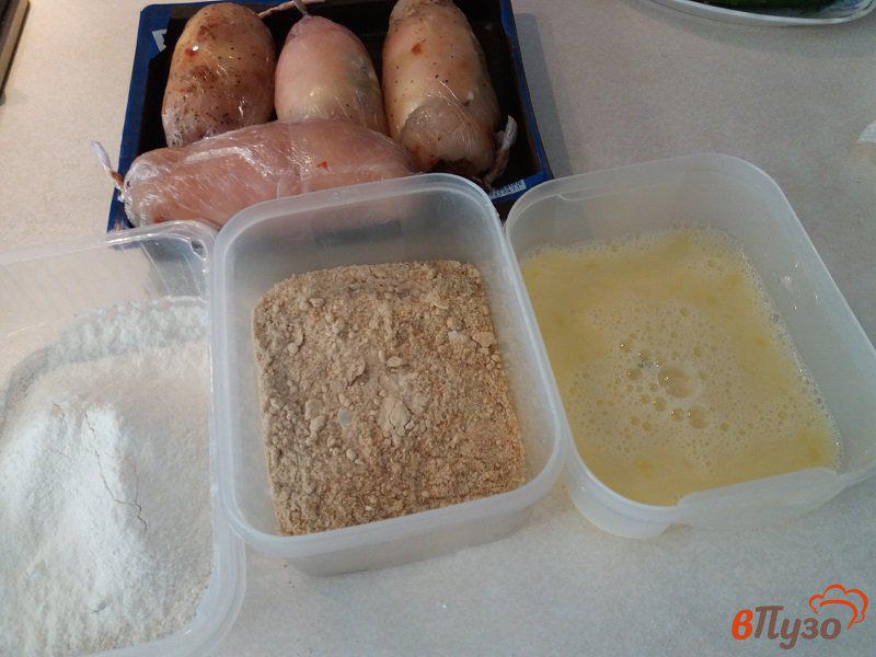 Фото приготовление рецепта: Рулетики из куриного филе с начинкой шаг №11