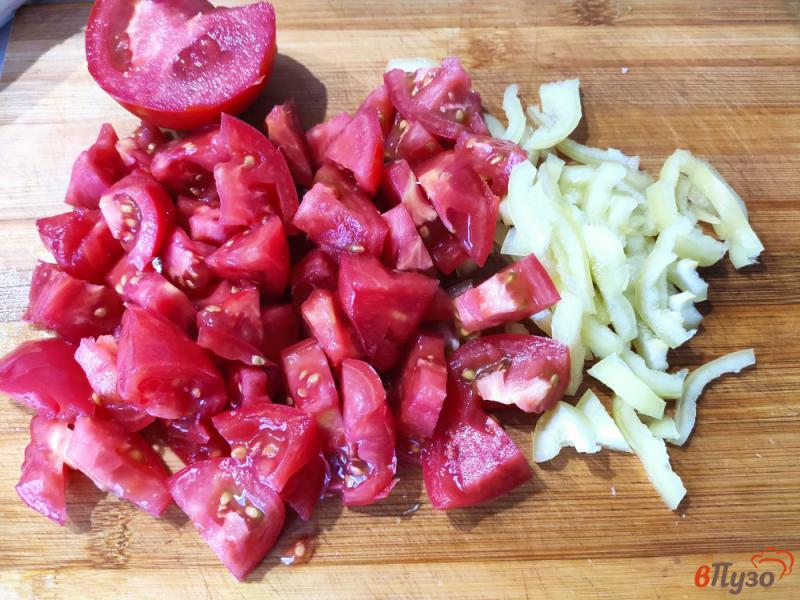 Фото приготовление рецепта: Овощной салат с печенью шаг №3