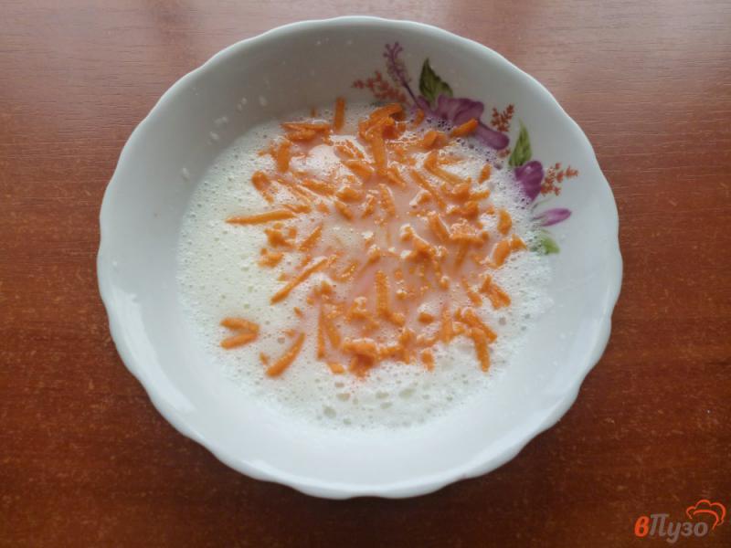 Фото приготовление рецепта: Белковый омлет с морковью шаг №4
