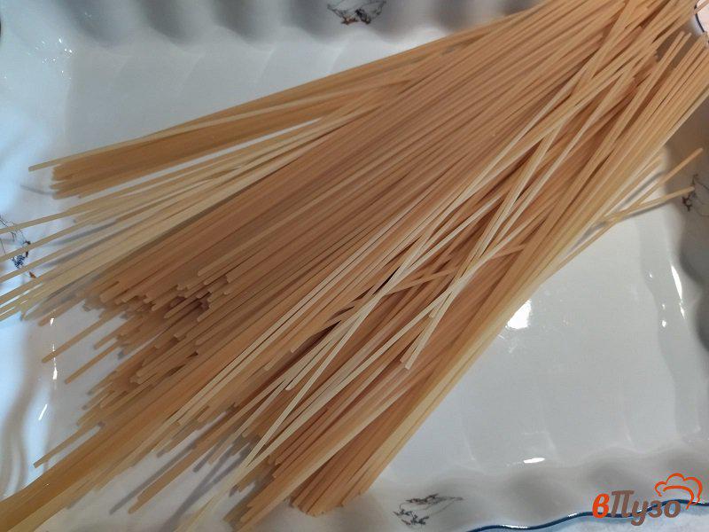 Фото приготовление рецепта: Запеканка  из спагетти с ветчиной и беконом шаг №5