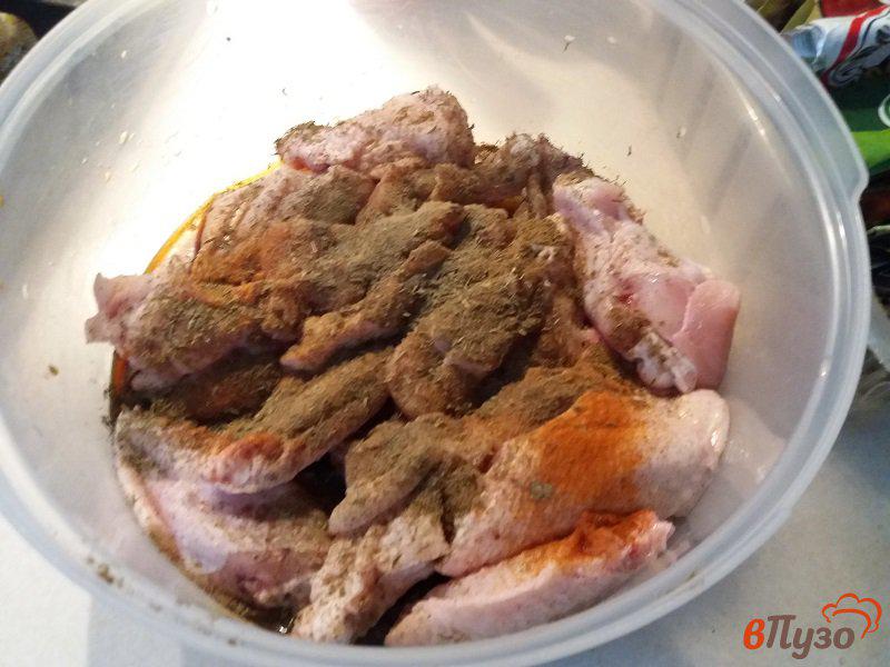 Фото приготовление рецепта: Курные крылышки барбекю в духовом шкафу шаг №3