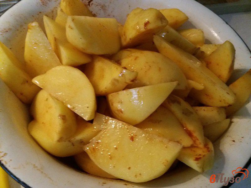 Фото приготовление рецепта: Запеченный молодой картофель с лесными грибами в мультиварке шаг №6