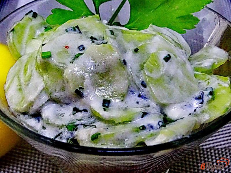 Фото приготовление рецепта: Салат из огурцов по- болгарски шаг №5