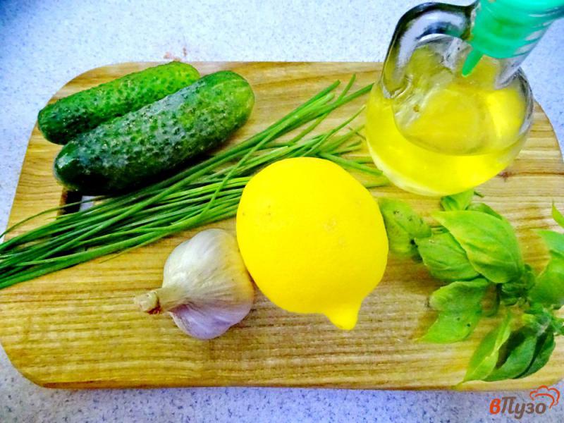 Фото приготовление рецепта: Салат из огурцов по- болгарски шаг №1