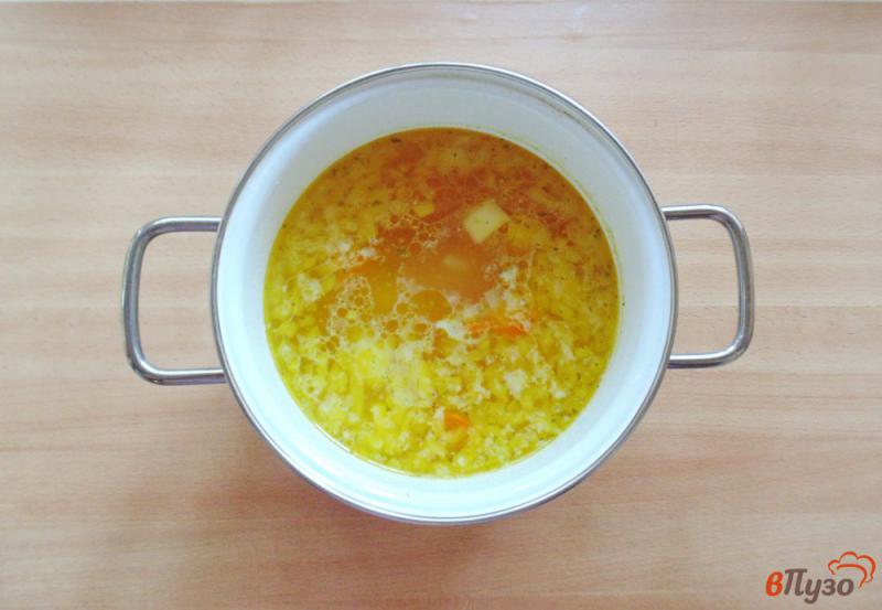 Фото приготовление рецепта: Суп из щавеля с сардельками шаг №3