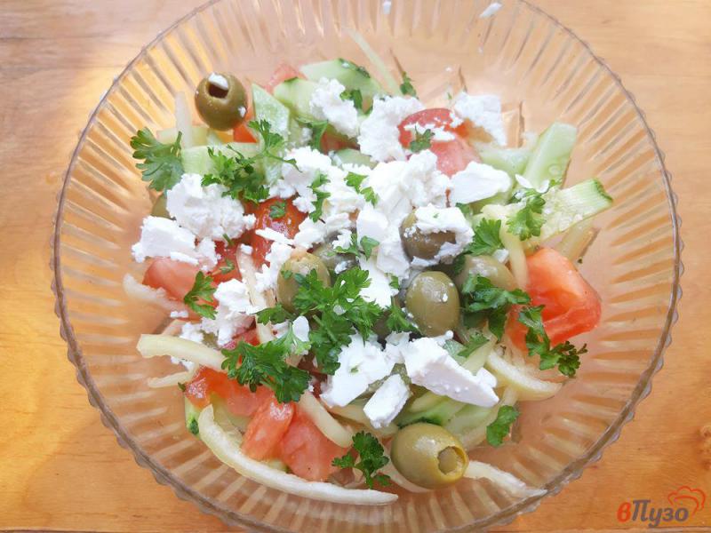 Фото приготовление рецепта: Салат из овощей с оливками шаг №10