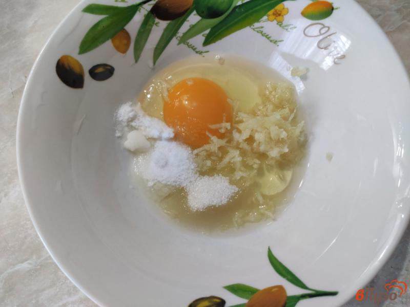 Фото приготовление рецепта: Куриная печень в яйце и соде шаг №2