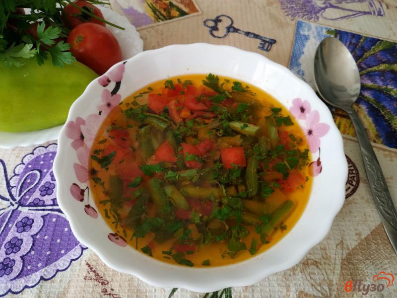 Фото приготовление рецепта: Куриный суп со спаржевой фасолью шаг №11