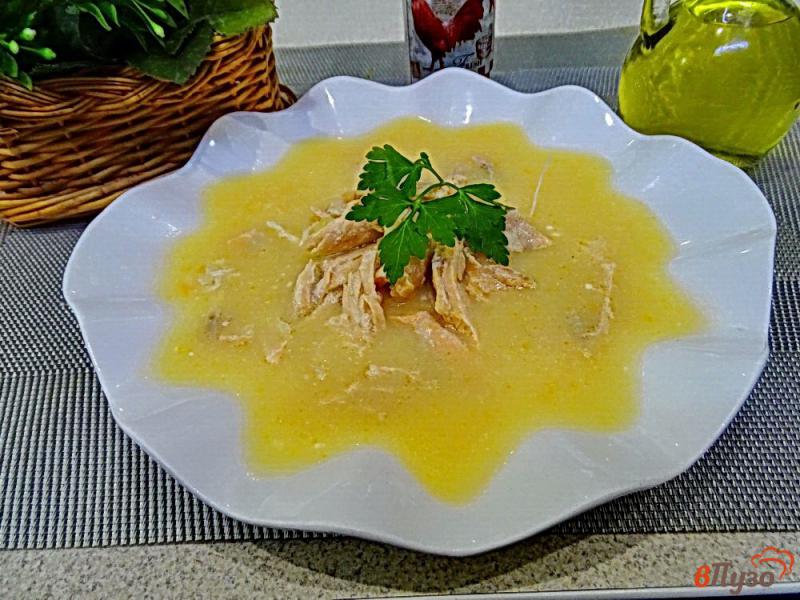 Фото приготовление рецепта: Крем суп из лосося с плавленым сыром шаг №9