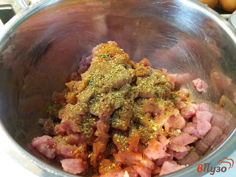 Фото приготовление рецепта: Рубленные котлеты из свинины в соусе Терияки шаг №3