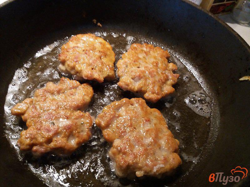 Фото приготовление рецепта: Рубленные котлеты из свинины в соусе Терияки шаг №10
