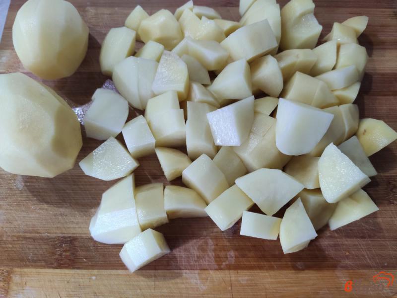 Фото приготовление рецепта: Картофель тушёный в сметане шаг №1