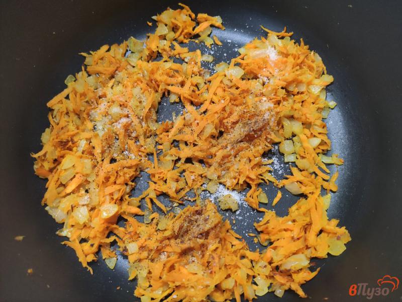 Фото приготовление рецепта: Картофель тушёный в сметане шаг №6