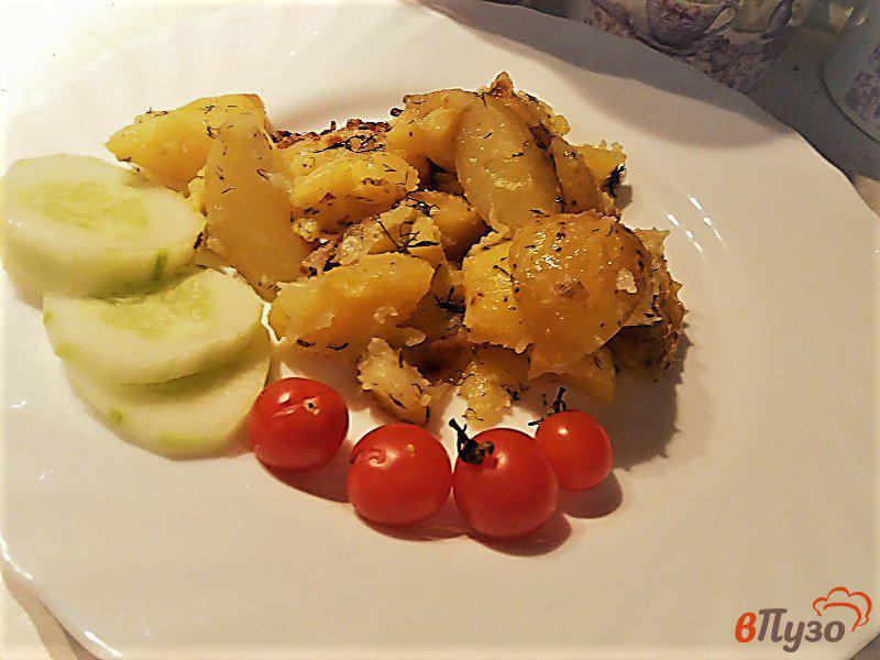 Фото приготовление рецепта: Запеченный картофель с луком на курином жире шаг №7