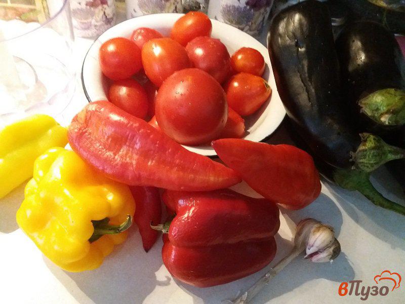 Фото приготовление рецепта: Баклажаны и болгарские перцы в томатном соусе на зиму шаг №1