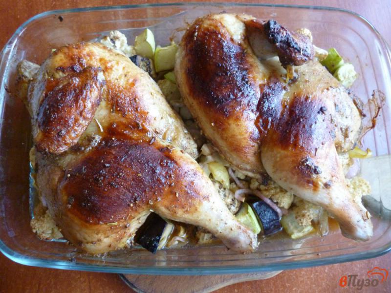 Фото приготовление рецепта: Цыпленок запеченный в духовке с овощами шаг №9