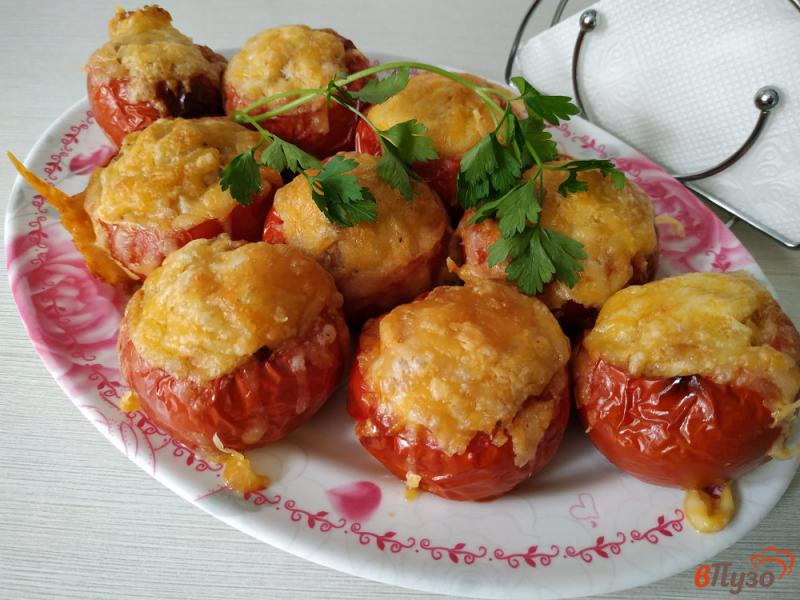 Фото приготовление рецепта: Фаршированные помидоры запеченые в духовке шаг №9