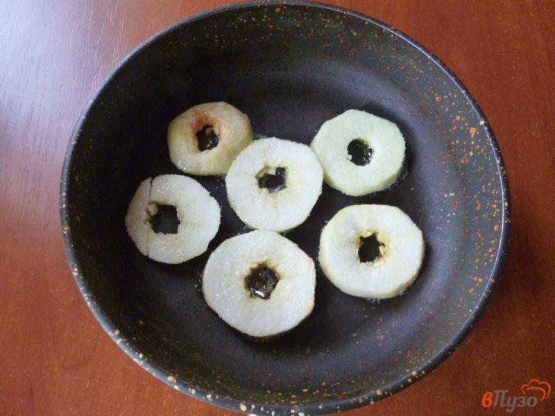Фото приготовление рецепта: Утиные голени с карамелизированными яблоками шаг №6