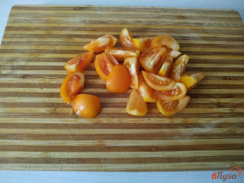 Фото приготовление рецепта: Шакшука с помидорами луком и болгарским перцем шаг №4