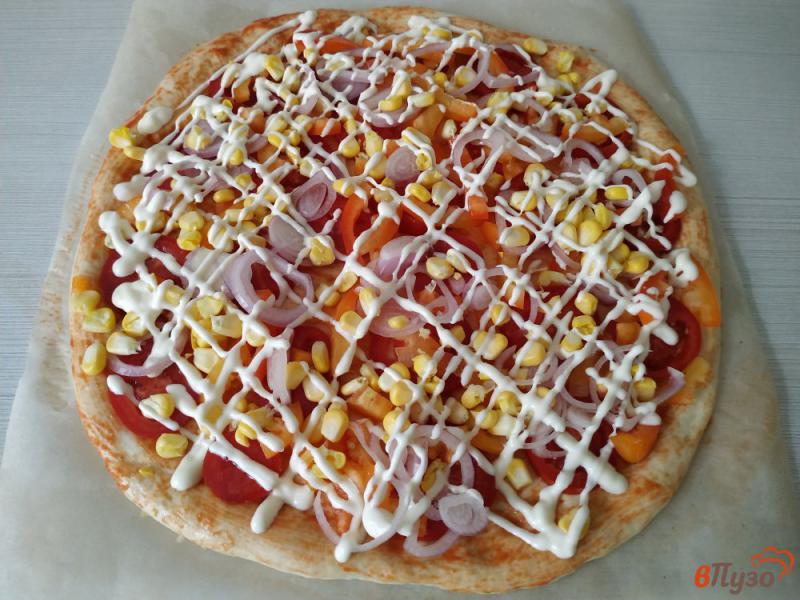 Фото приготовление рецепта: Овощная пицца с кукурузой шаг №12