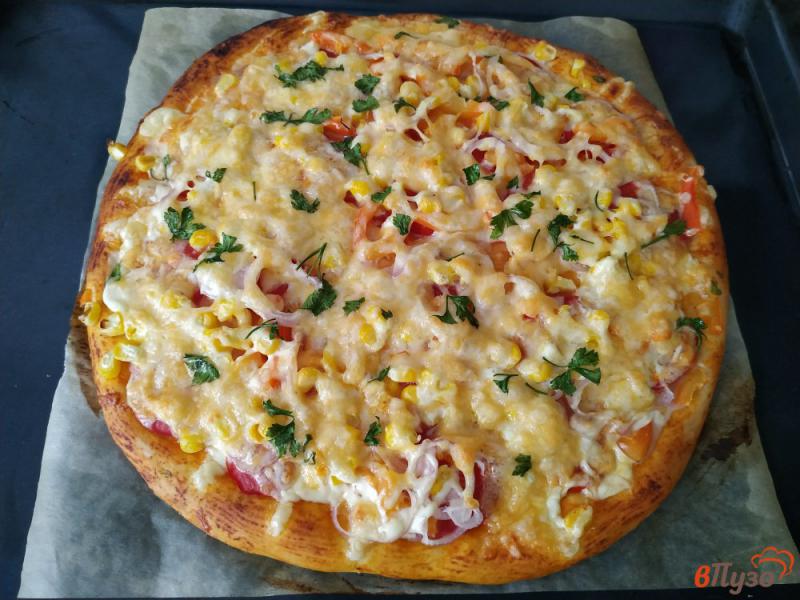 Фото приготовление рецепта: Овощная пицца с кукурузой шаг №15