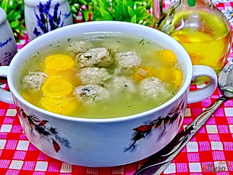 Фото приготовление рецепта: Суп с фрикадельками и яермишелью шаг №9