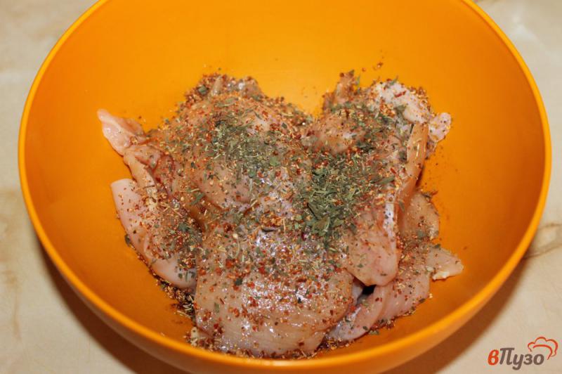 Фото приготовление рецепта: Куриные стейки гриль в соусе терияки шаг №3