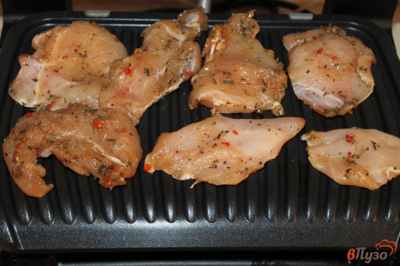 Фото приготовление рецепта: Куриные стейки гриль в соусе терияки шаг №4