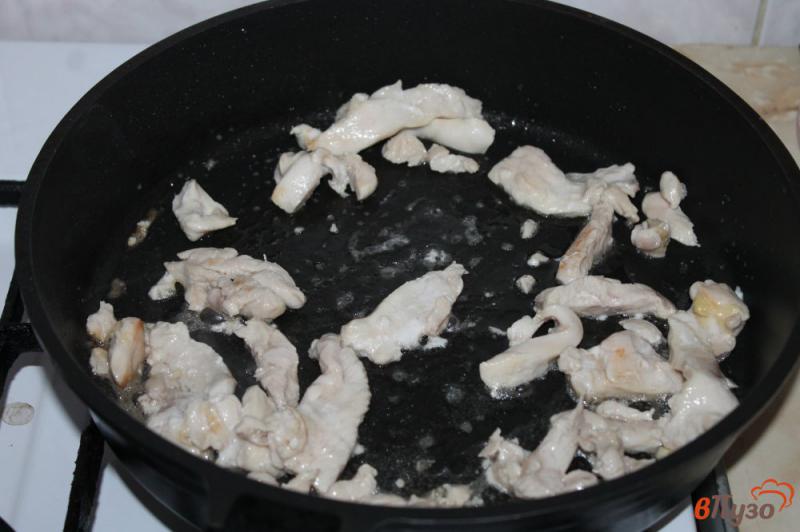 Фото приготовление рецепта: Рагу из кабачка и куриного филе шаг №2