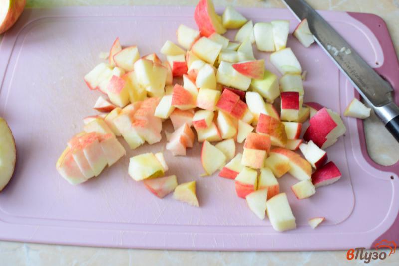 Фото приготовление рецепта: Яблоки с изюмом в карамели шаг №1